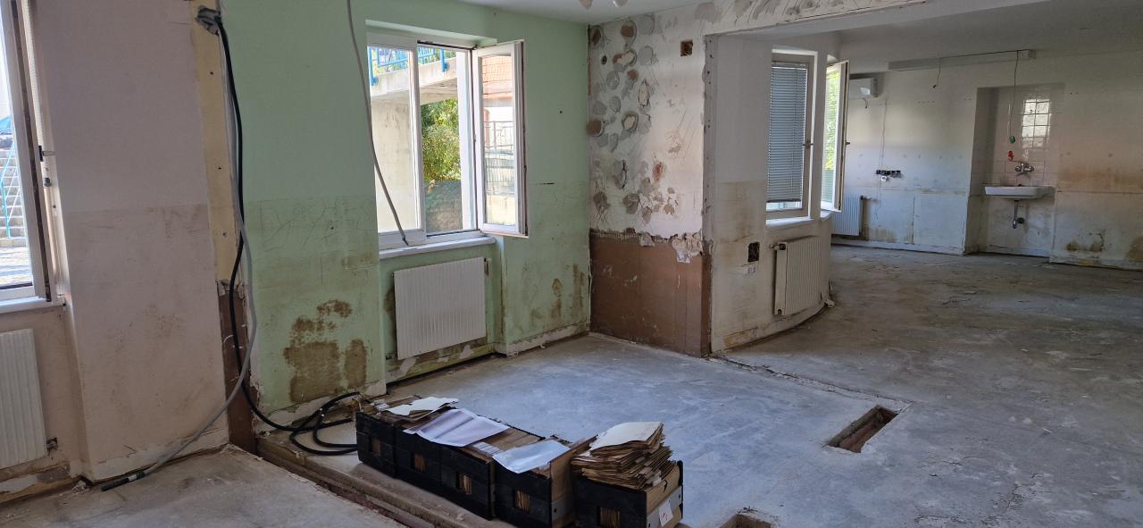 Hier wartet noch viel Arbeit bis die Bücher einziehen können …