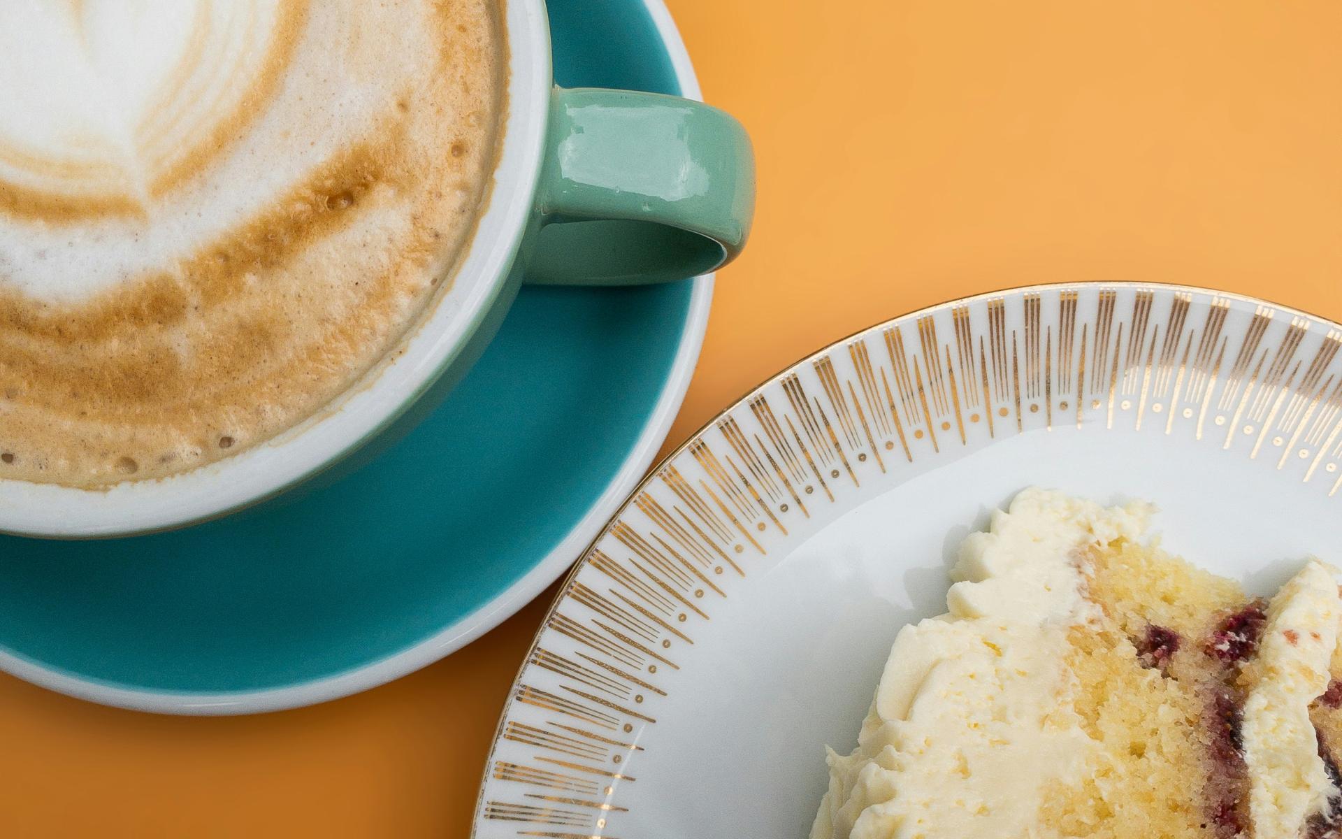 Symbolbild: Kafee und Kuchen